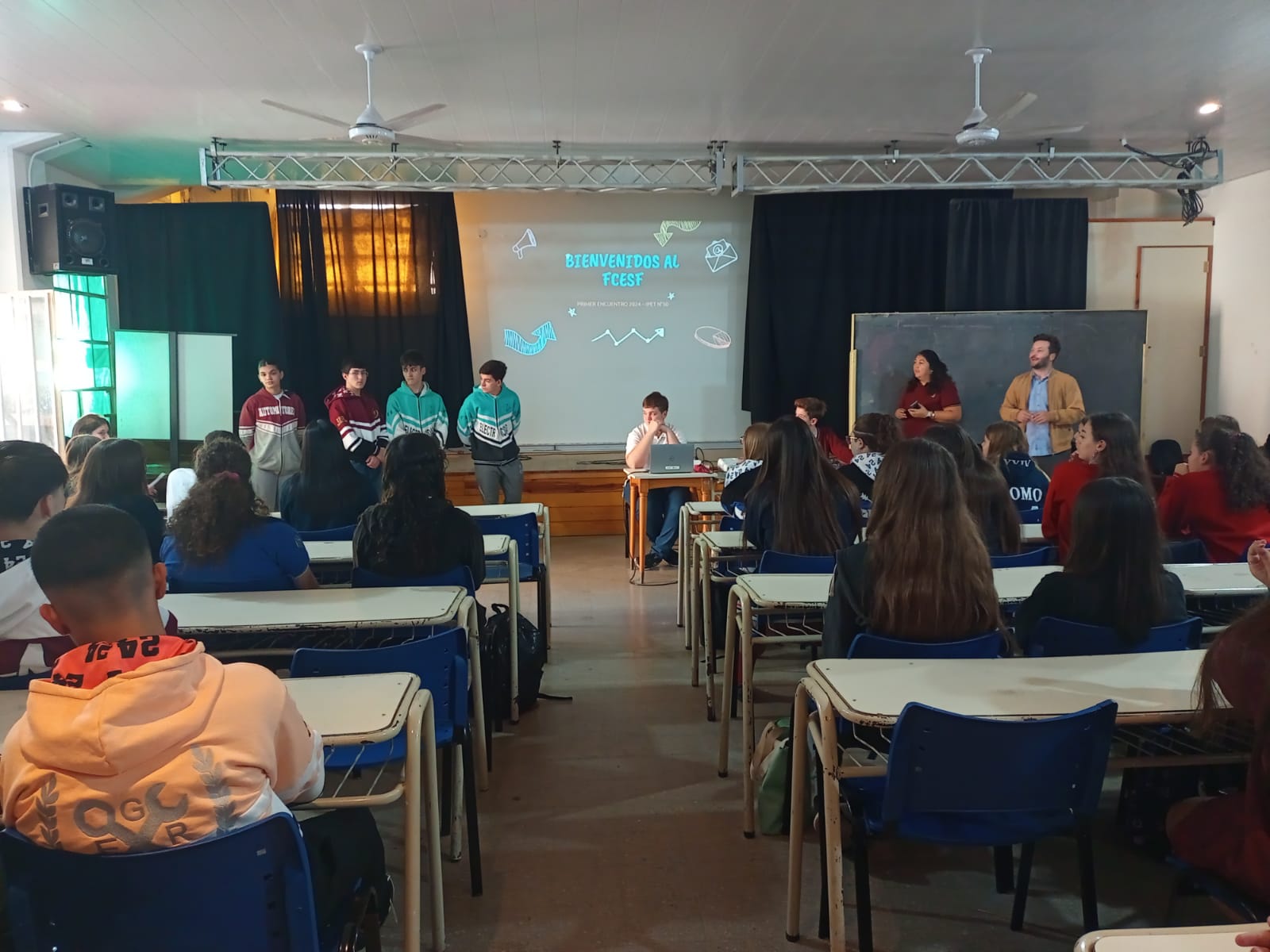 Gabinetes y Oficinas IPET 50